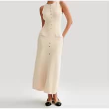 Robe Longue en Maille Écrue à Boutons Dorés 3