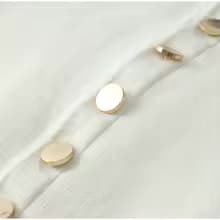 Robe Longue en Maille Écrue à Boutons Dorés 4